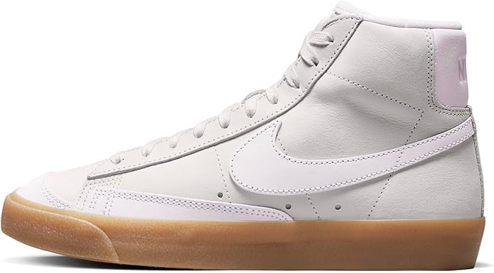 Nike Women's Sneaker, Medium