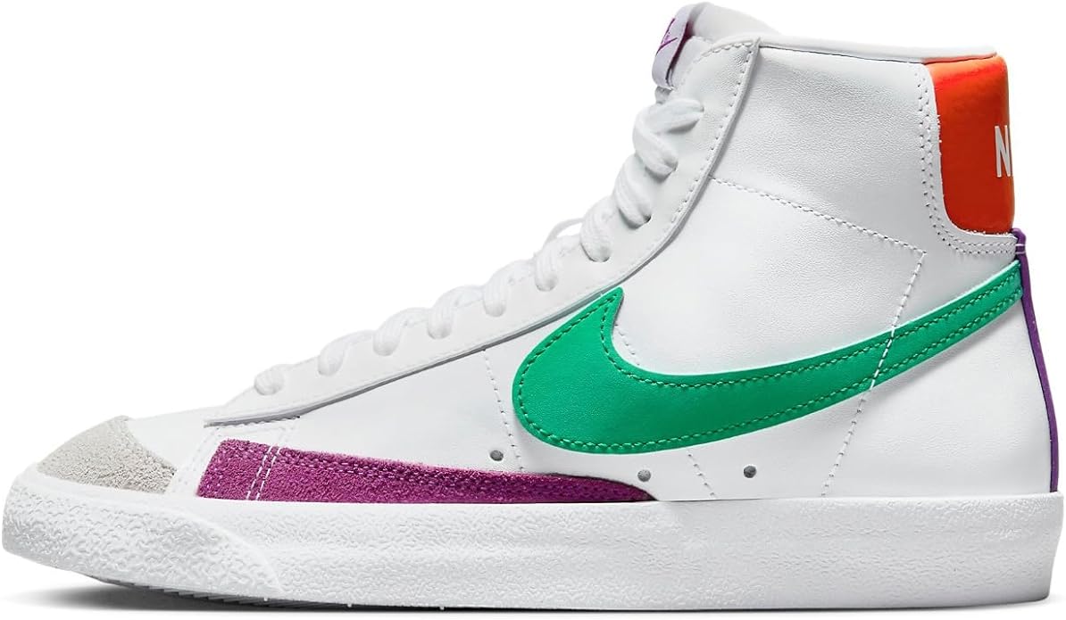 Nike Women's Sneaker, Medium